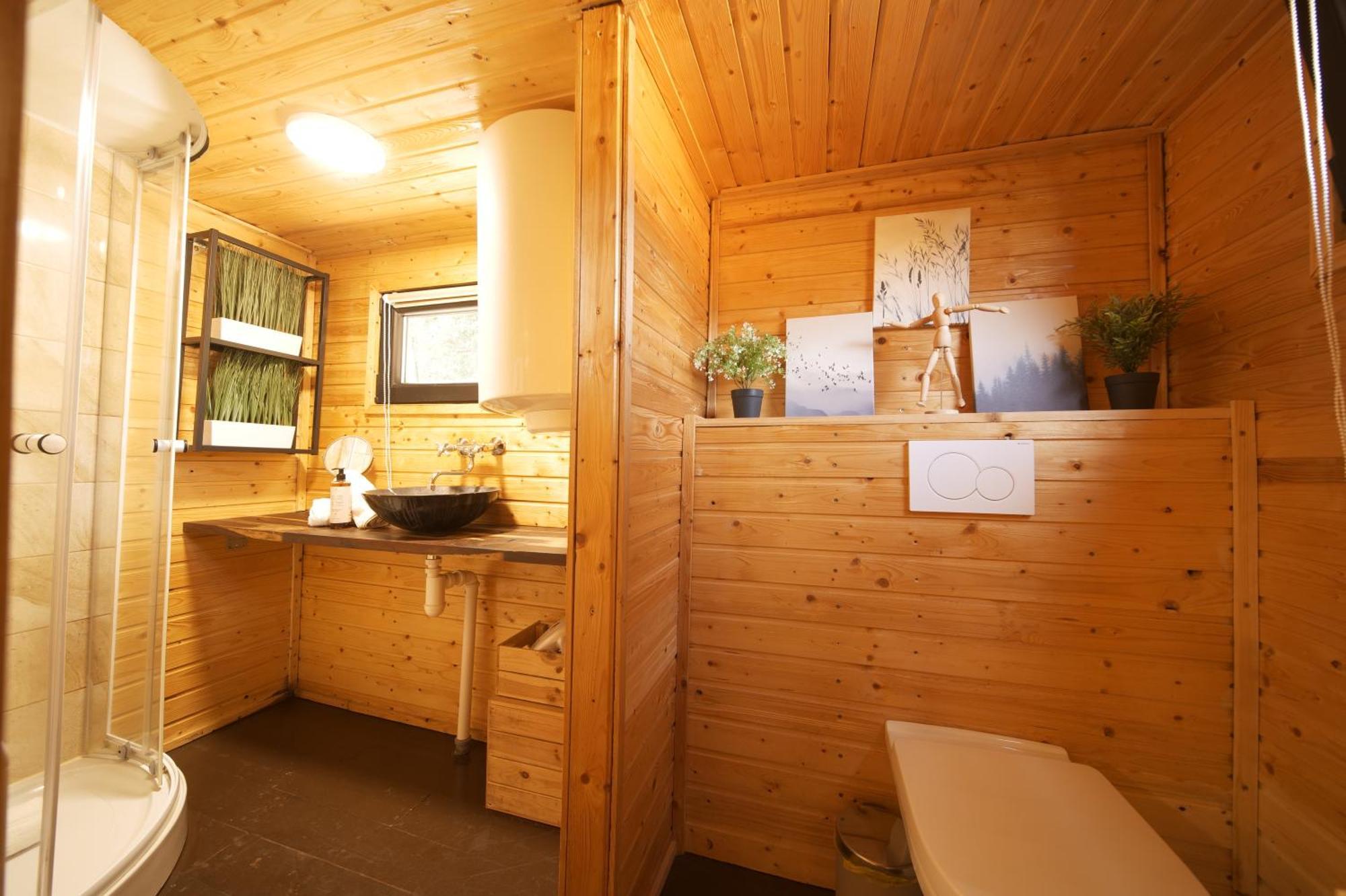 Secret Lake Prag Magic Place Relaxation& Wellness Rehenice Exterior foto